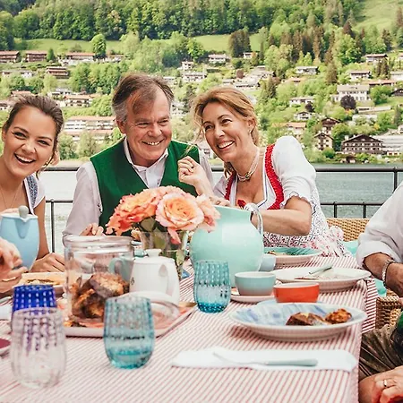 Hotel Haltmair Am 4*